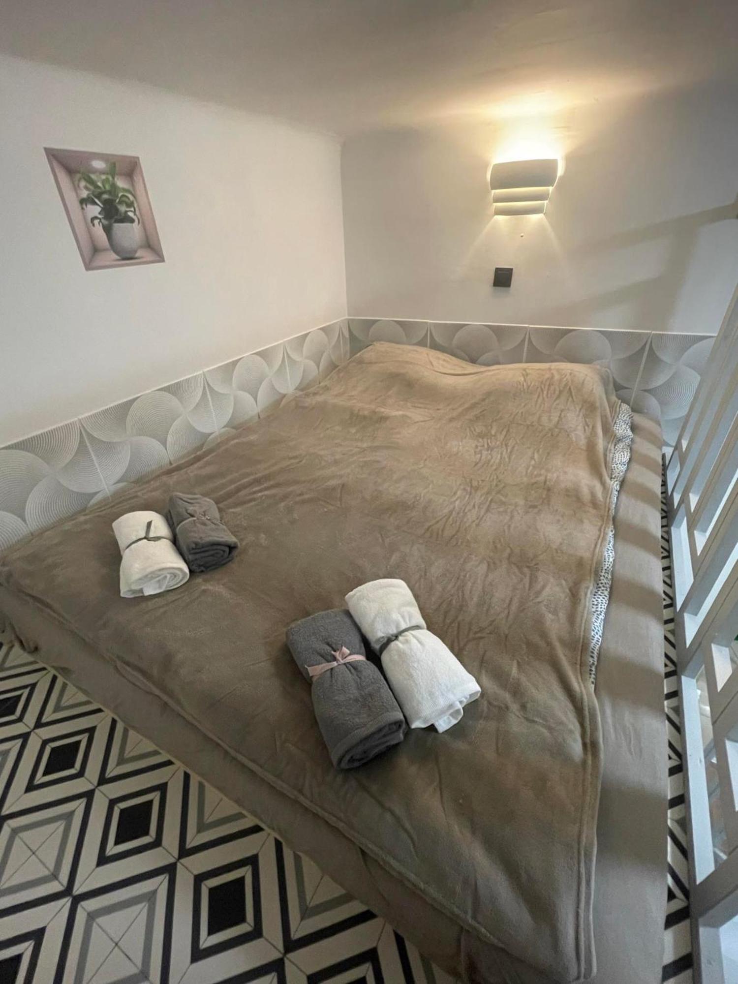 Ernesto 17 With Free Parking Possibility Lägenhet Budapest Exteriör bild